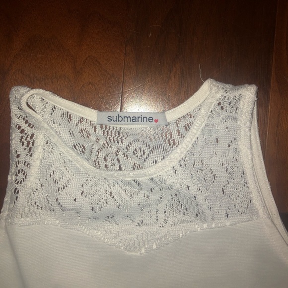 Girls white dress. - Picture 2 of 2